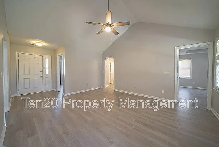 3007 Longmont Ln — Photo 5