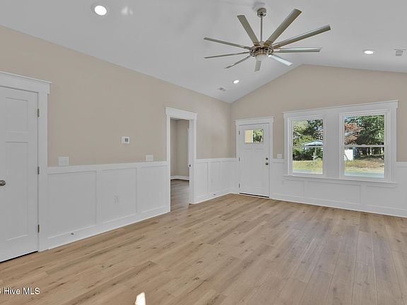4th image of 225 NE 75th Street