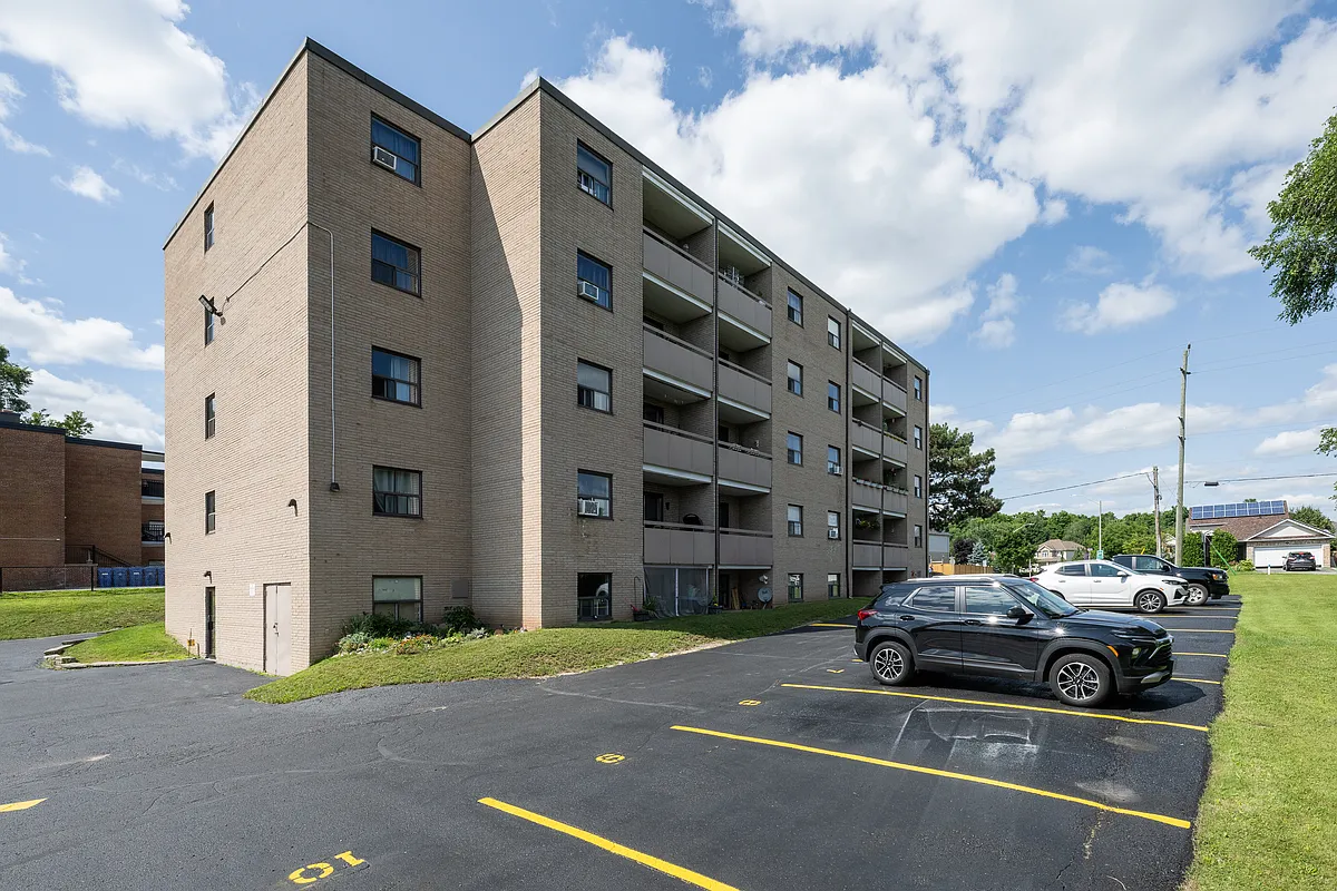 Building Photo - 200 Churchill Rd S #307