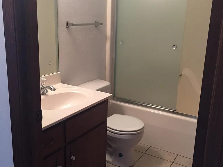 315 East Ln #4 — Photo 2