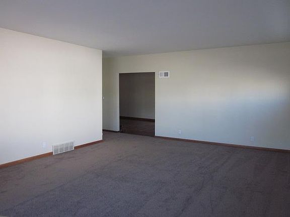 5th image of 8 S Lincolnway APT A