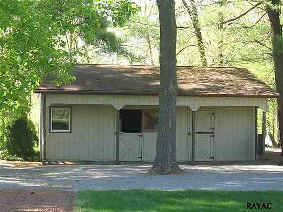 2 Stall Barn/Tack Room 2