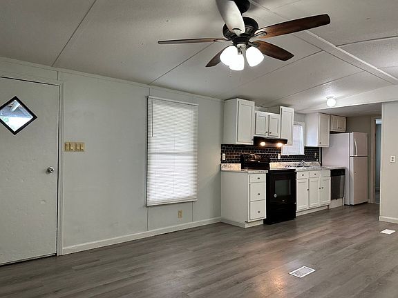3rd image of 104 Eakins Dr #112E