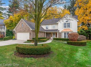 1039 Pointe Place Blvd, Rochester, MI 48307