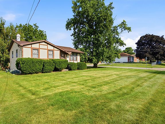 2nd image of 3421 SE 8th St