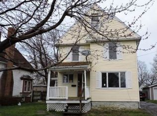 137 Grove Dr, Ashtabula, OH 44004