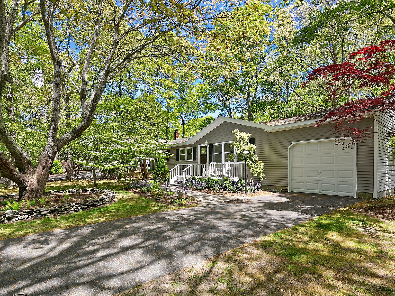 20 Bittersweet Ave, Hampton Bays, NY 11946 Zillow