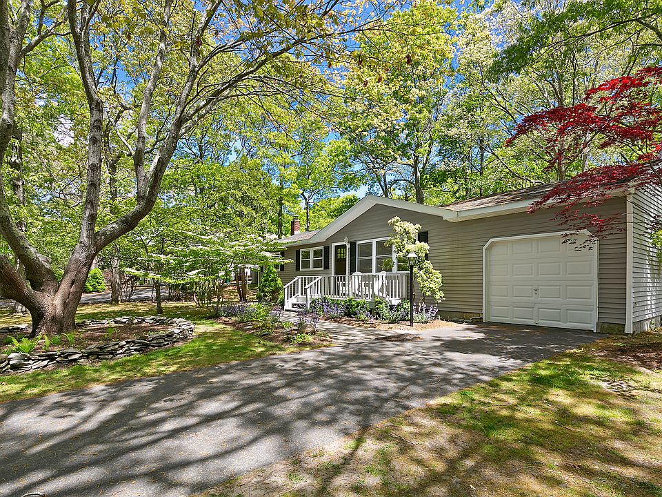 20 Bittersweet Ave, Hampton Bays, NY 11946 Zillow