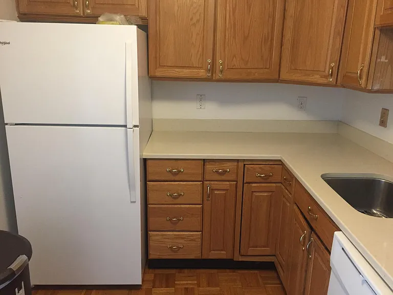 1216 Vfw Pkwy #43 — Photo 19