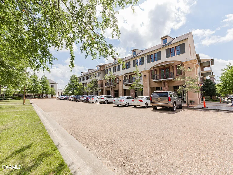 605 Silverstone Rd #204B — Photo 38