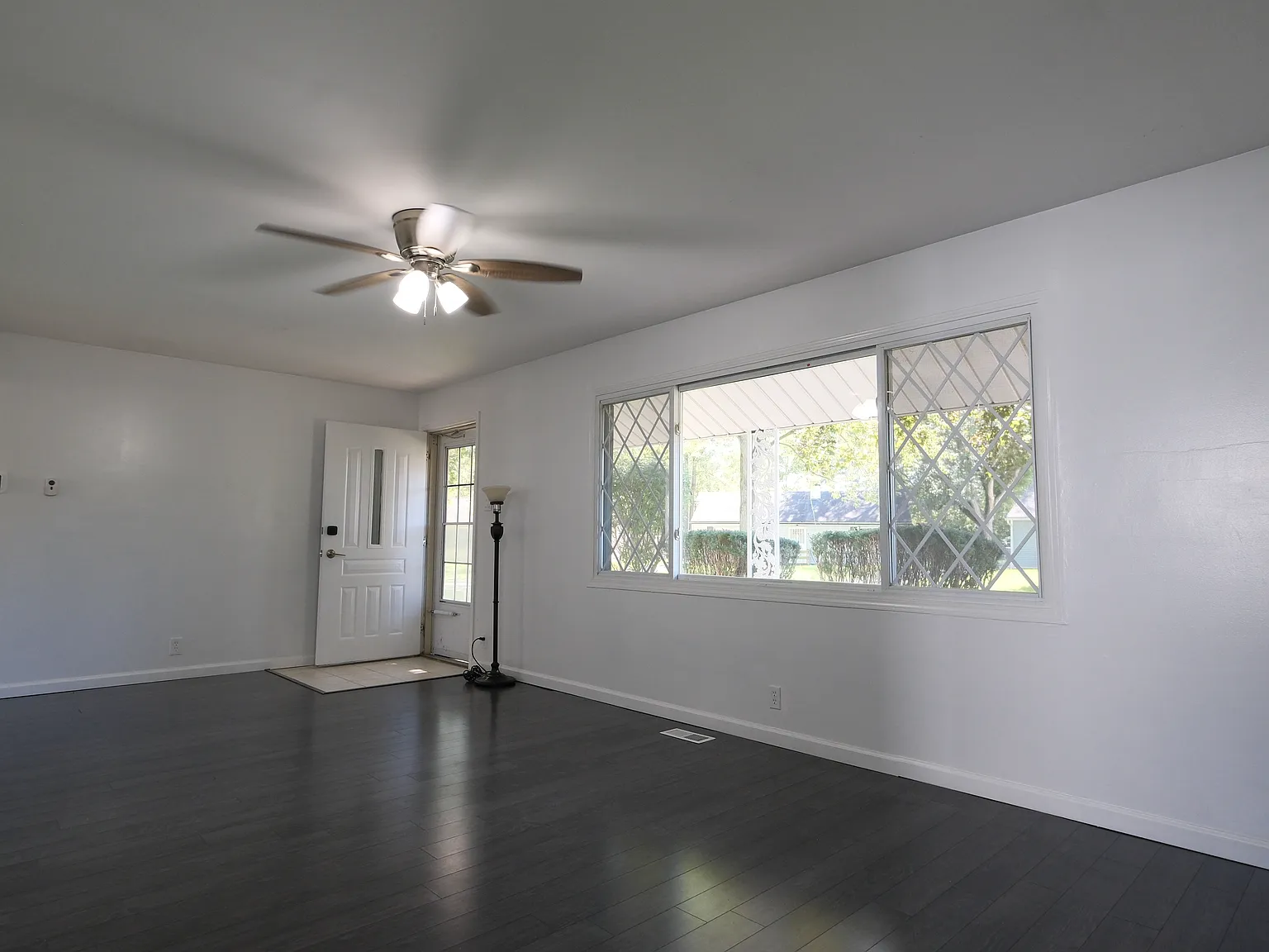 3 bed, 1300 sqft, $1,600 — Photo 3