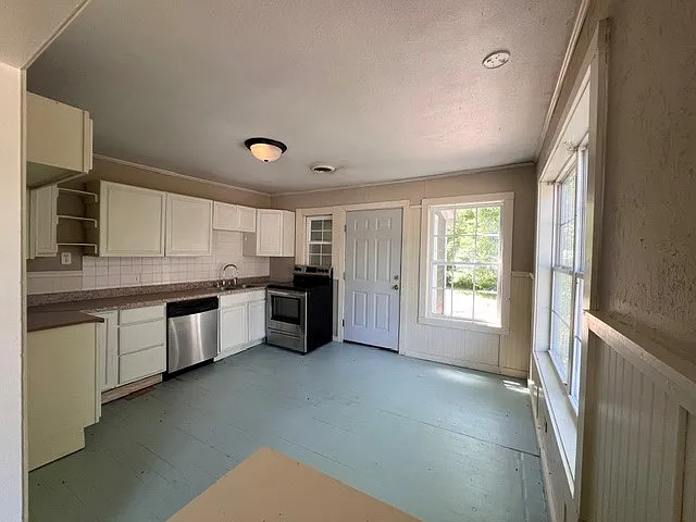 1433 N Garland Ave — Photo 5