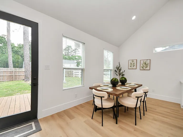 23851 Creekwood Dr — Photo 32