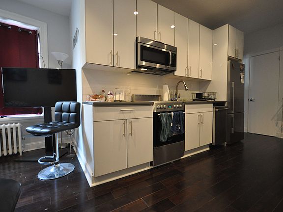 4th image of 176 E 3rd St APT 6B