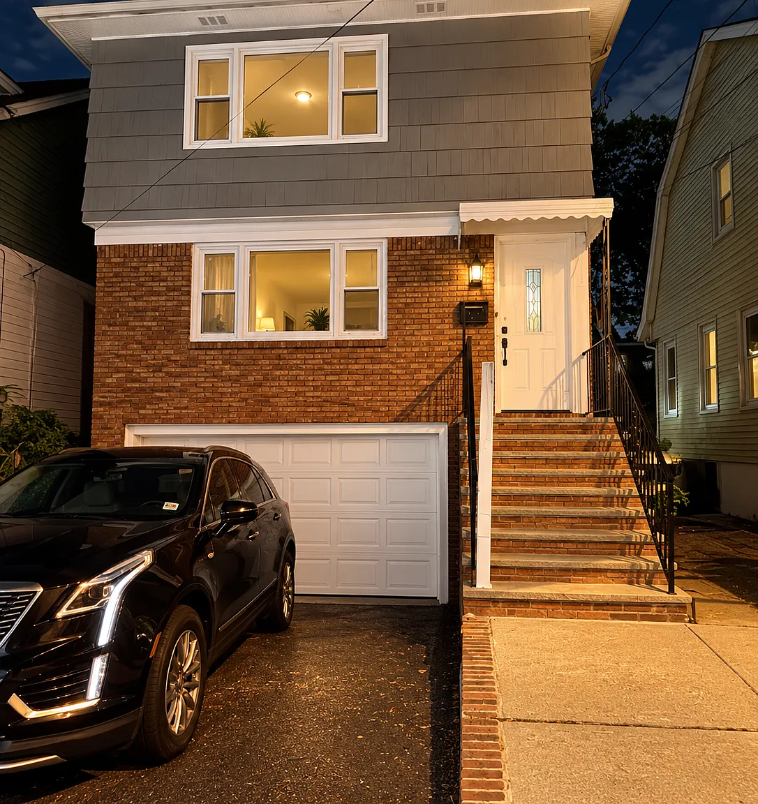 3 bed, $2,300 — Photo 1