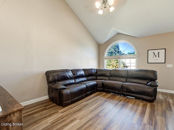 4th image of 106 Spencer Ct