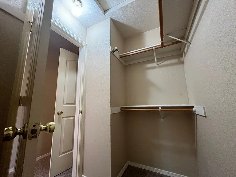 1905 Kinvarra Way — Photo 17