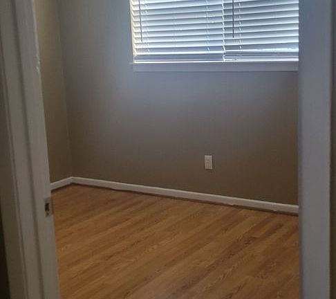 3rd image of 304 E Carpenter St #5