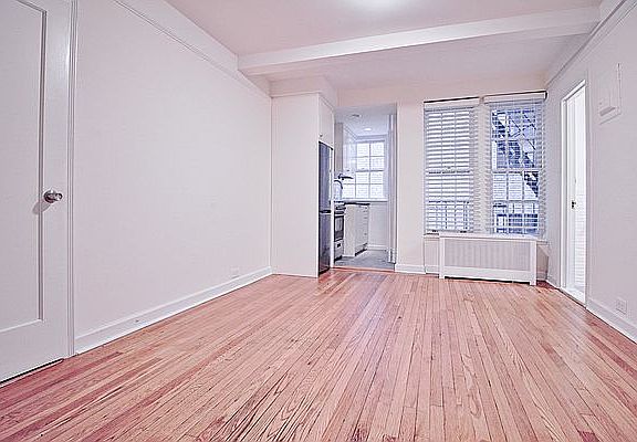 3rd image of 314 E 41st St APT 803B