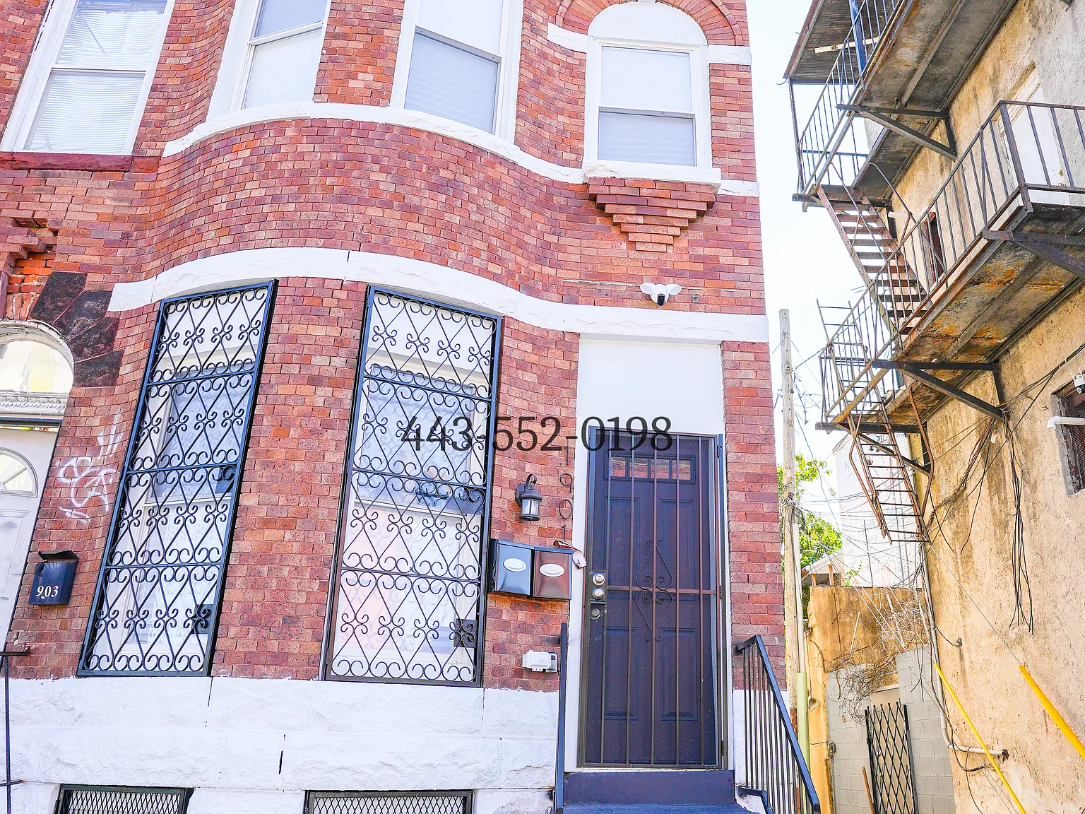 3 bed, 2.5 bath, 1200 sqft, $1,900 — Photo 1