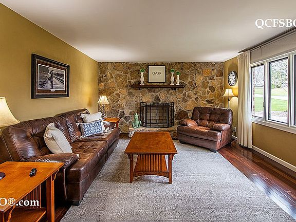 3rd image of 37 Hillcrest Dr