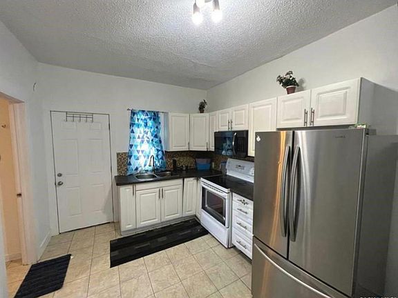 5th image of 1835 Broder St