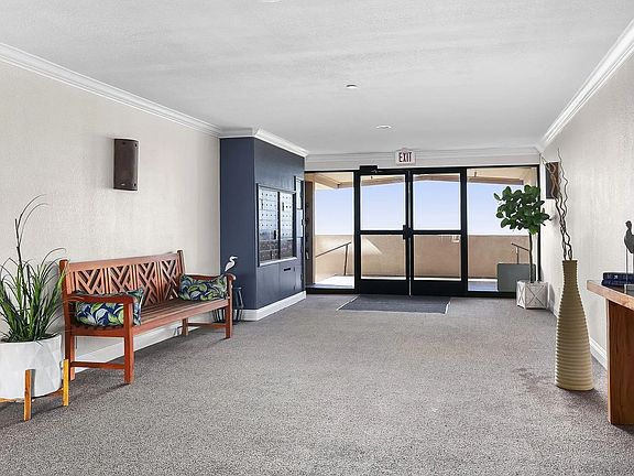 4th image of 4667 Ocean Blvd Unit 108