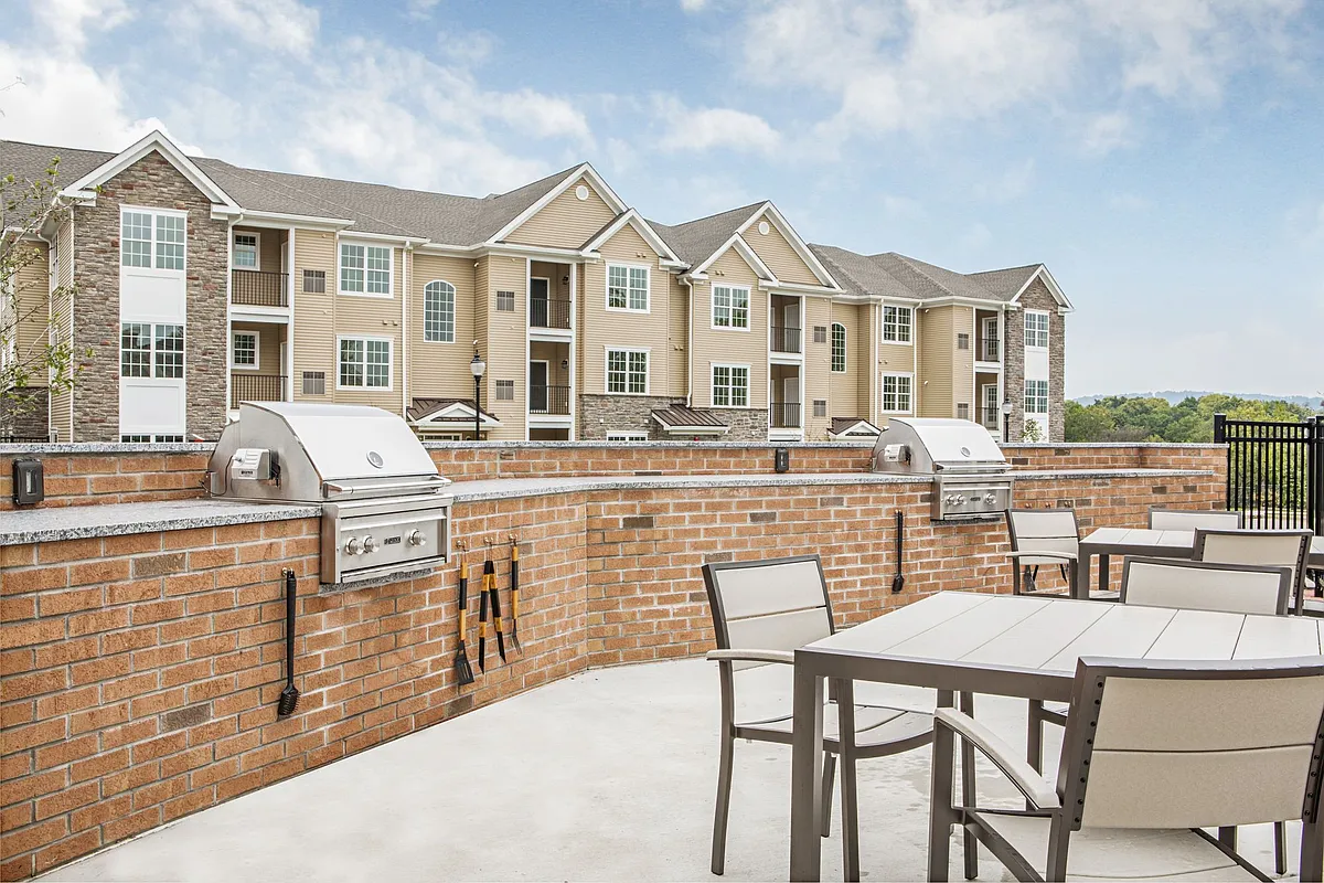 Building Photo - Sycamore Landing