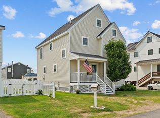 25 11th St W, Salisbury, MA 01952