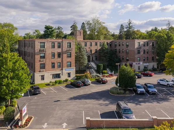 107 Bloomingdale Ave