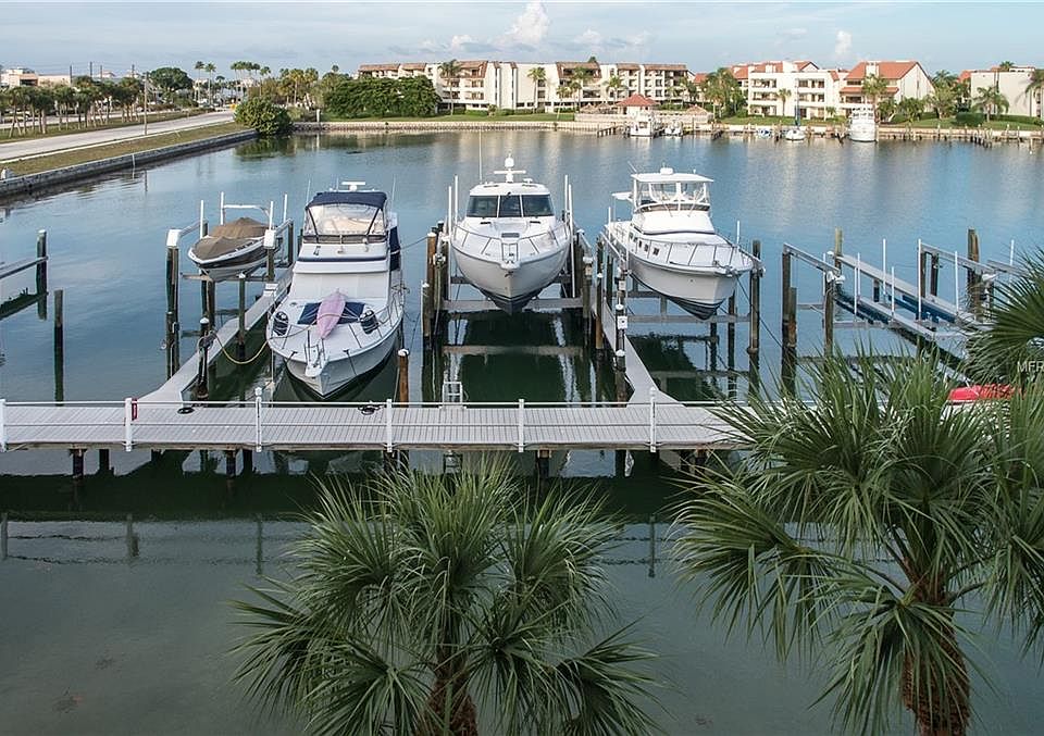 1st image of 115 Yacht Club Ln