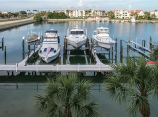 115 Yacht Club Ln, Tierra Verde, FL 33715
