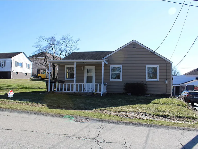 2821 Bertha St — Photo 14