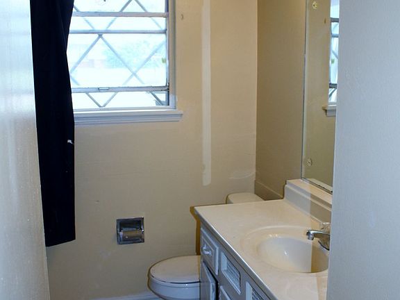 5th image of 1417 Hampton Dr