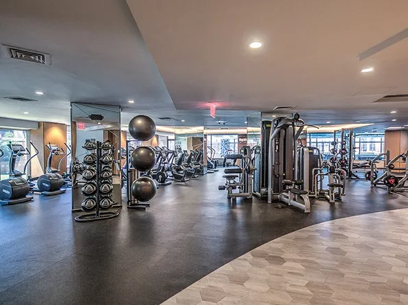 650 West 42nd Street image 6 of 9