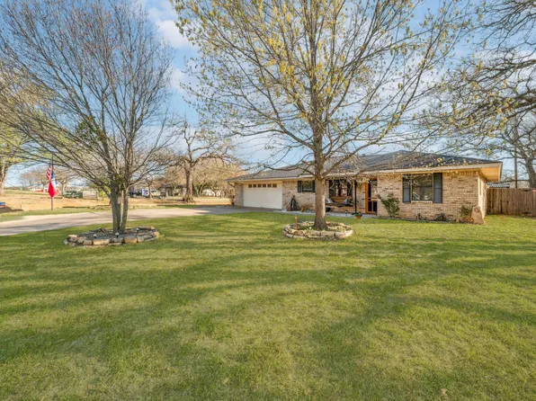 105 Spicewood Dr, Stephenville, TX 76401