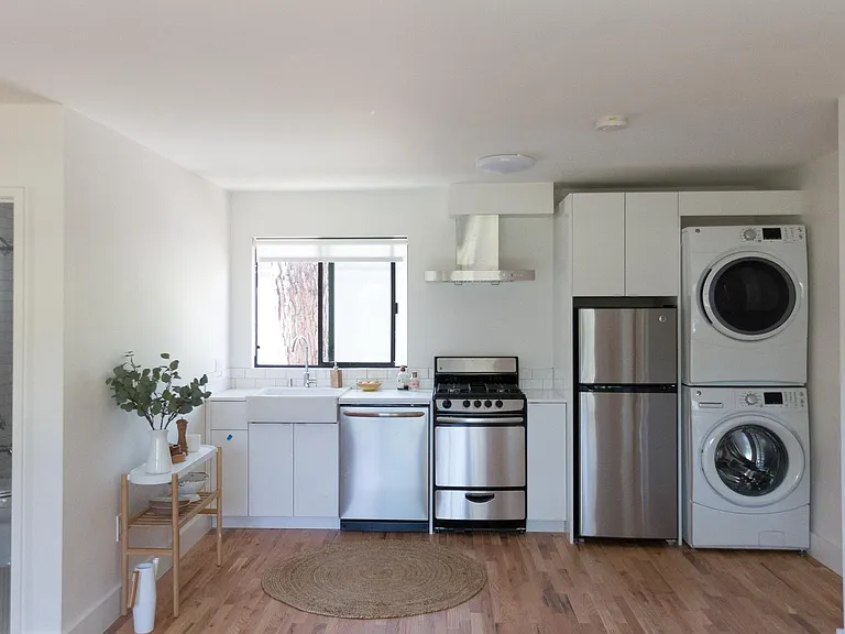 5525 Media Dr #5 — Photo 3