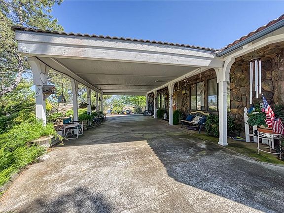 5th image of 460 Lake Vista Drive