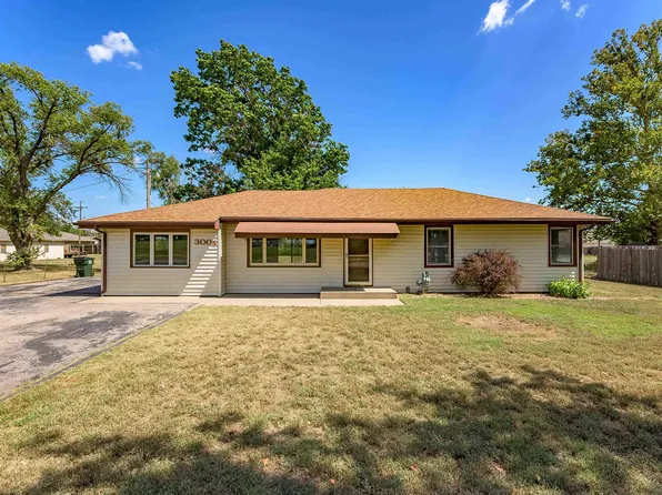 3004 N Waldron St, Hutchinson, KS 67502