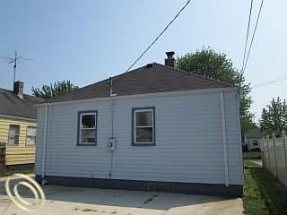 4th image of 2120 Garfield Ave