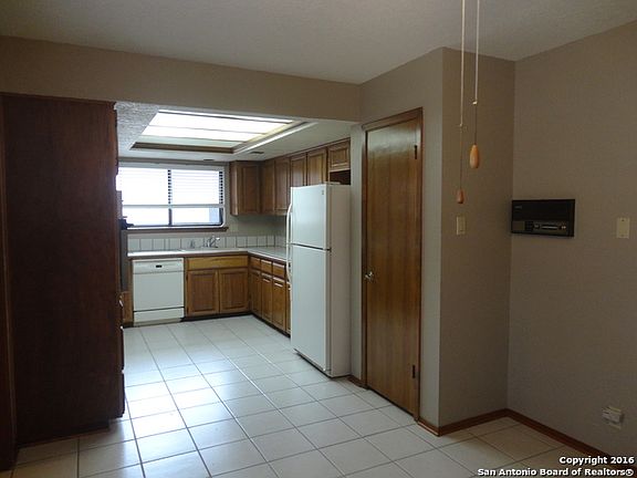 5th image of 1706 Encino Crst