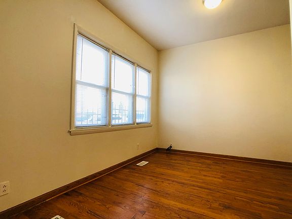 4th image of 3024 S Poplar Ave #1F