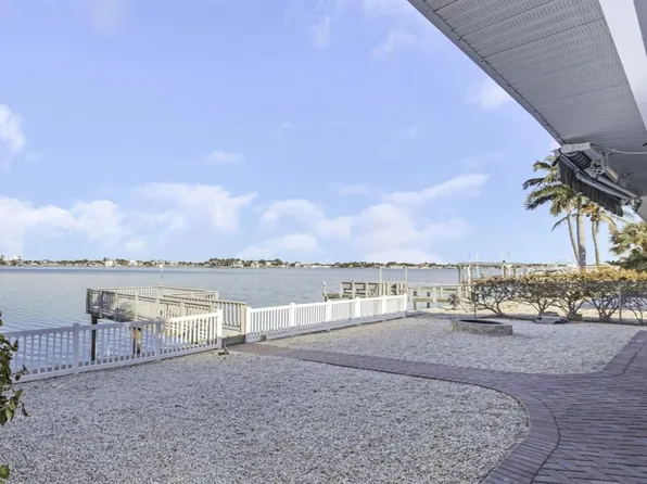 1445 Corey Way S, South Pasadena, FL 33707