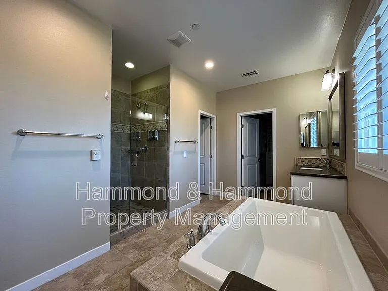 11395 Beechnut St — Photo 38