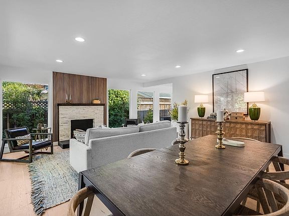 2nd image of 412 Calle De La Mesa