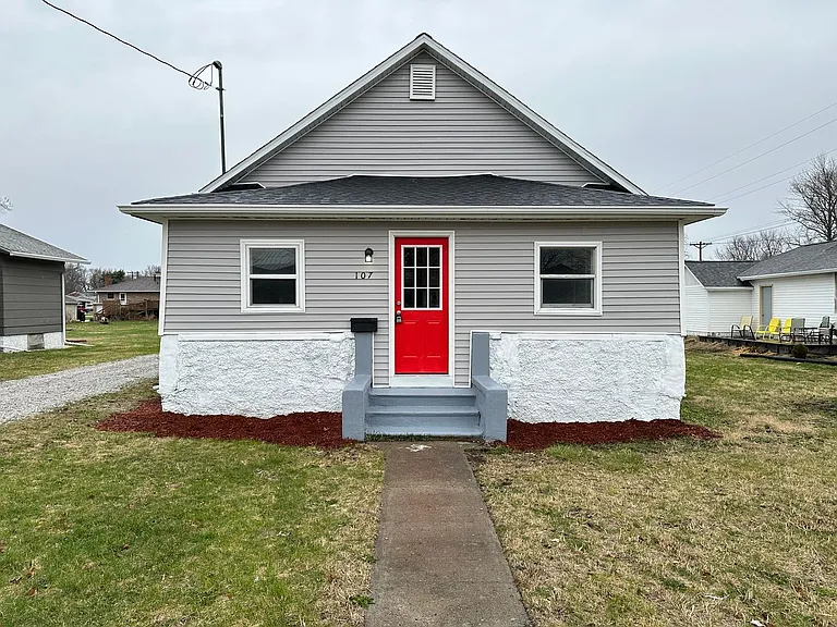 107 W Sycamore St — Photo 1