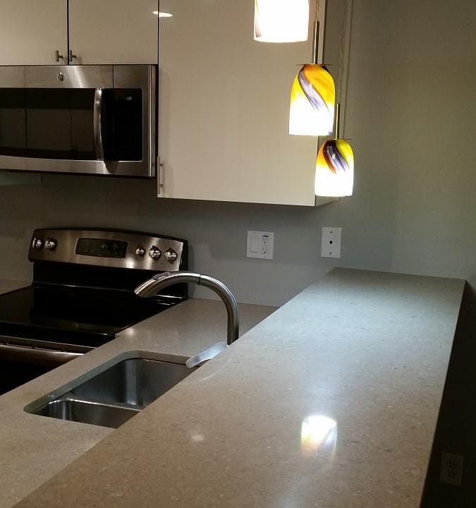 Eat-in kitchen counter