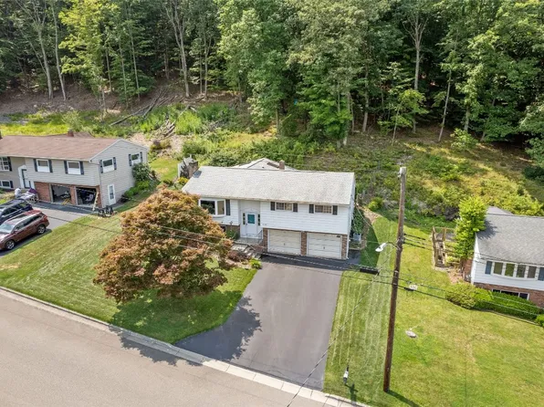 1504 Drexel Dr, Vestal, NY 13850