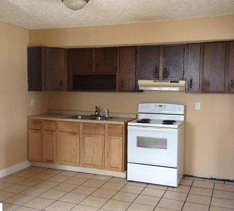 5th image of 8507 E 42nd Pl