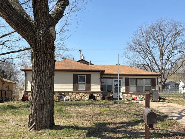 1321 N 7th St, Arkansas City, KS 67005